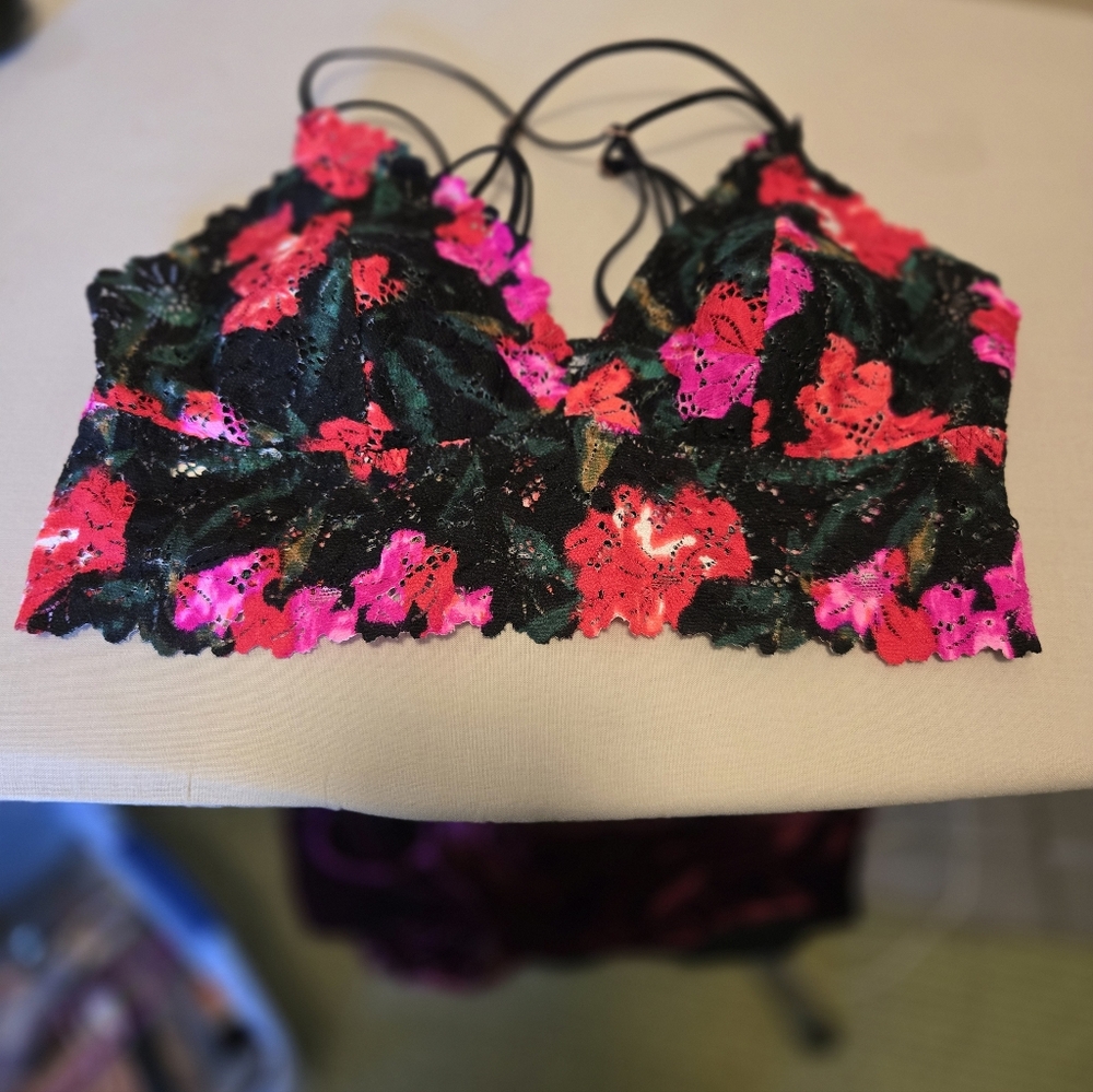 PINK Victoria's Secret Floral Lace Bralette - Black and Pink